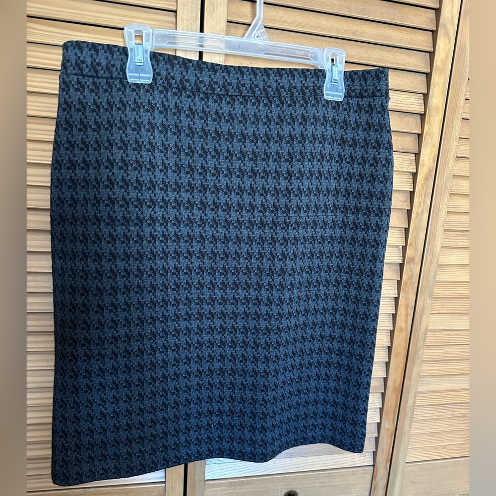 Lyse Spenard Houndstooth pencil skirt